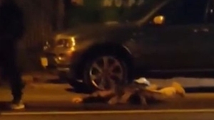 Un tânăr din București a fost bătut de un taximetrist și lăsat să zacă pe asfalt