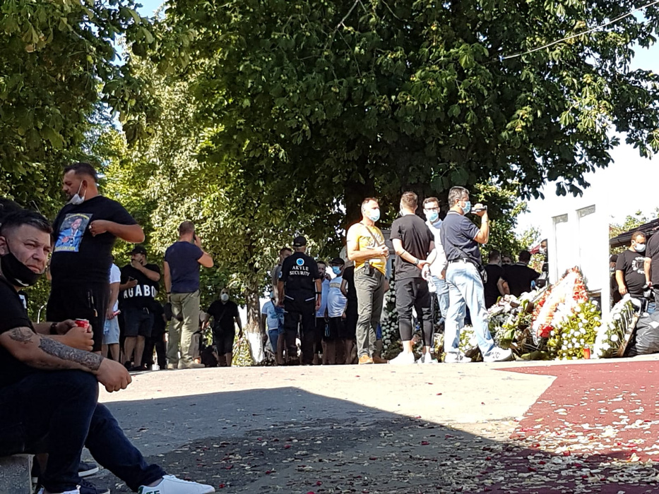 Emi Pian a fost înmormântat în mare secret de familie