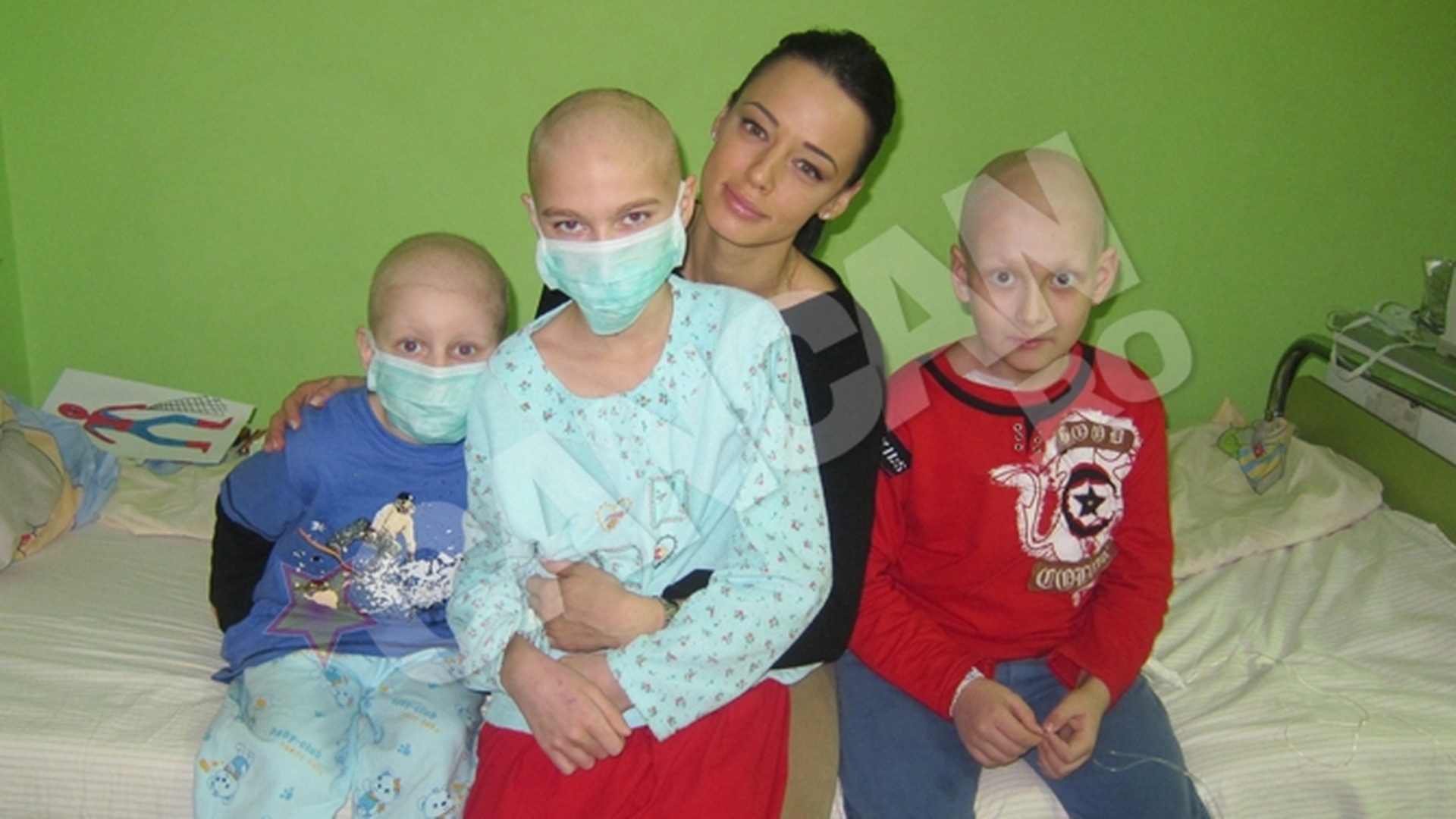 Andreea Raicu sprijina copiii diagnosticati cu leucemie