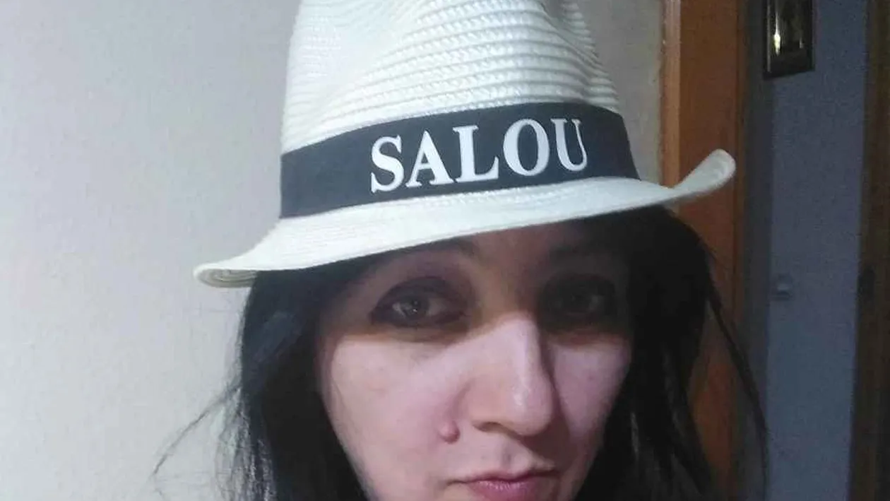 Ea e Mirela ”Dracu’ pe uscat”, românca de 45 de ani care se dezbracă pe Facebook. Imaginile au devenit virale