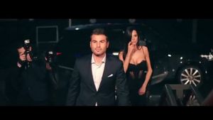 Adi Mutu, VEDETA videoclipului semnat de Snoop Dogg! Briliantul fumeaza trabuc si e inconjurat de super femei! VIDEO