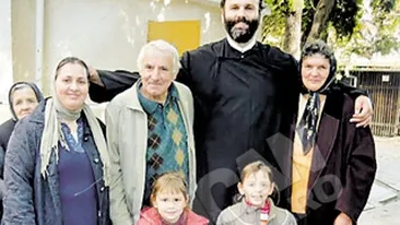 Un preot din Arad care are deja trei copii doreste sa le ofere un camin fetitelor nascute de maicuta Sebastiana!  Vrea gemenele staretei pacatoase