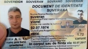 Cum îl cheamă, de fapt, pe Viorel Suveranul, bărbatul care și-a făcut singur actele de identitate și numerele de înmatriculare. S-a ales cu dosar penal pentru două infracțiuni