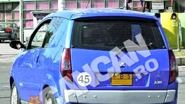 Pana la Ferrari, se da cu masinuta de jucarie. Ionut Cercel e sofer prin Capitala, chiar daca n-a implinit nici 16 ani