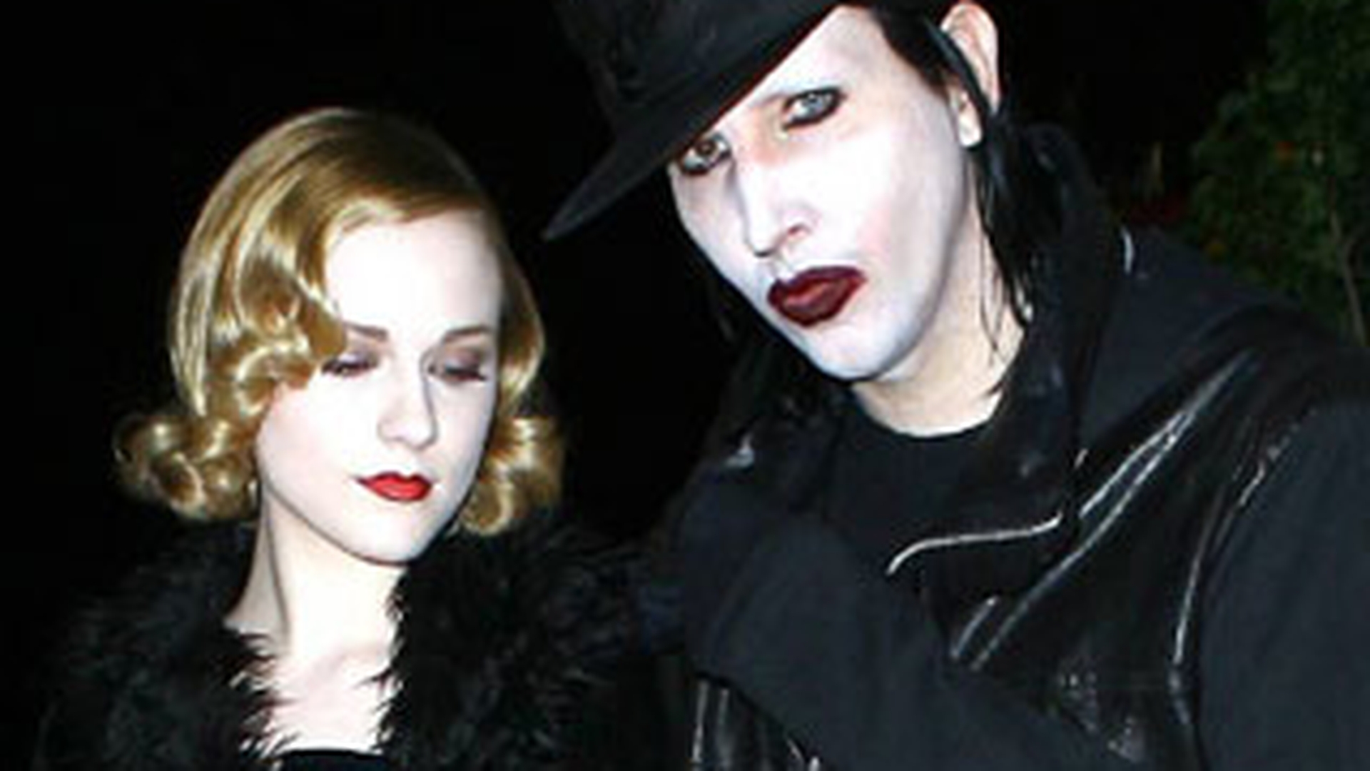 Fosta iubita a lui Marilyn Manson socheaza! Evan Rachel Wood recunoaste ca se iubeste si cu femei!