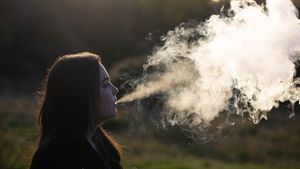 Boala pe care o cauzează vaparea. Un dentist din Londra trage un uriaș semnal de alarmă