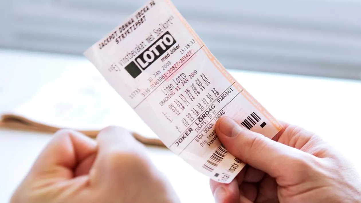 O femeie i-a cumpărat nepotului ei un bilet la loterie de ziua lui de naștere, apoi i-a cerut banii după ce a văzut că a fost câștigător