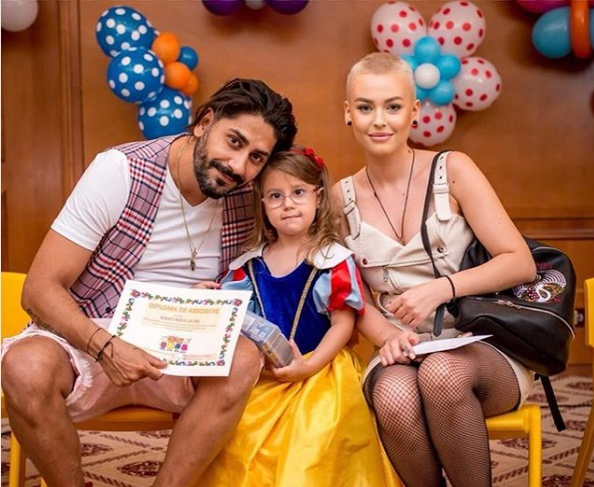 Și-a făcut un nou tatuaj. Misha s-a filmat în timp ce îi era înțepat trupul