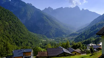 Satul care le oferă oamenilor 100.000 de euro să se mute în el, dar lumea tot nu este interesată. Care este motivul?