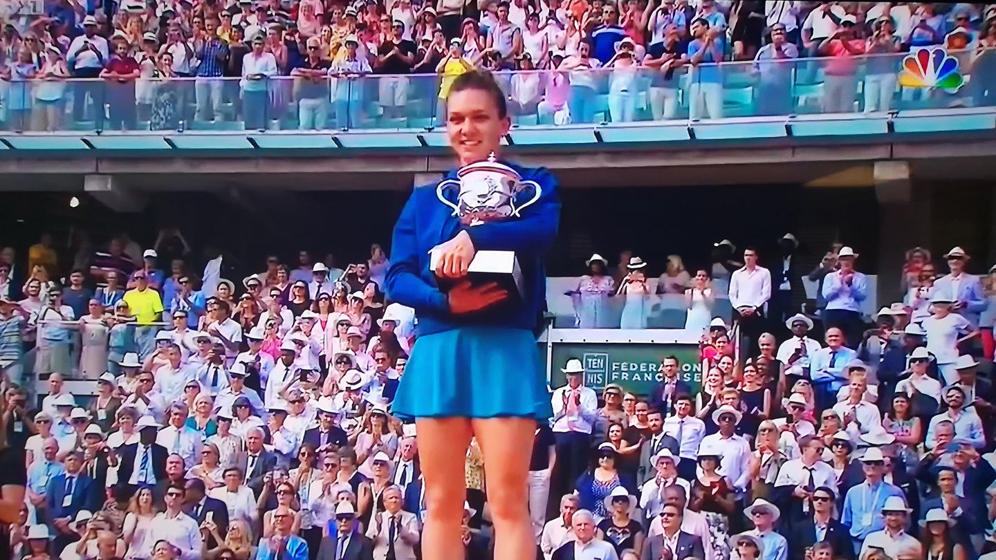 Presa internațională: ”Simona Halep este noua regină de la Roland Garros!”
