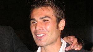 Fanii au innebunit cand au vazut asta! Ce semn si-a facut Adrian Mutu pe noile sale ghete! Oare ce semnificatie are?