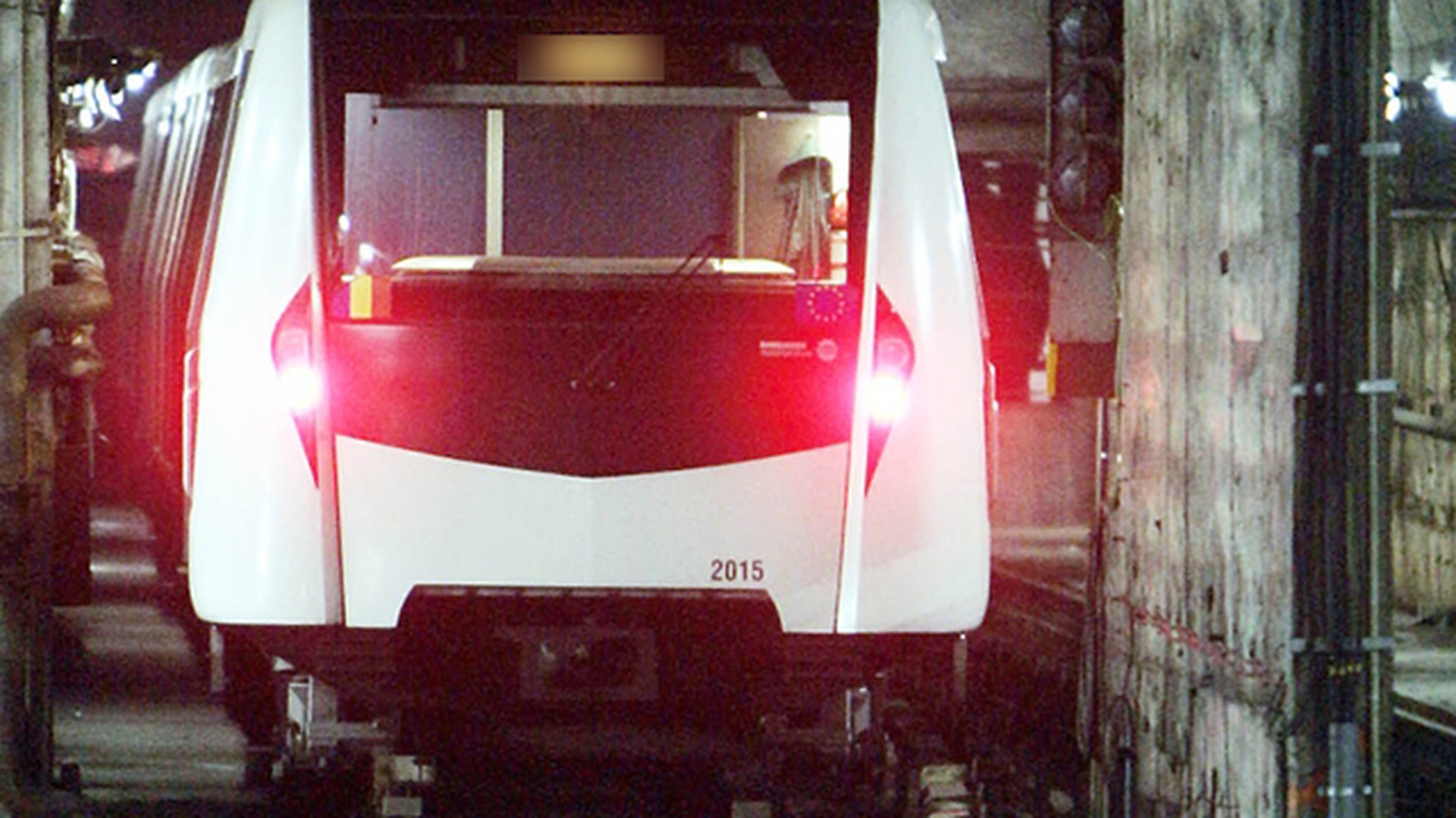 Ultima oră! A murit după ce s-a aruncat în faţa metroului, la staţia Izvor!
