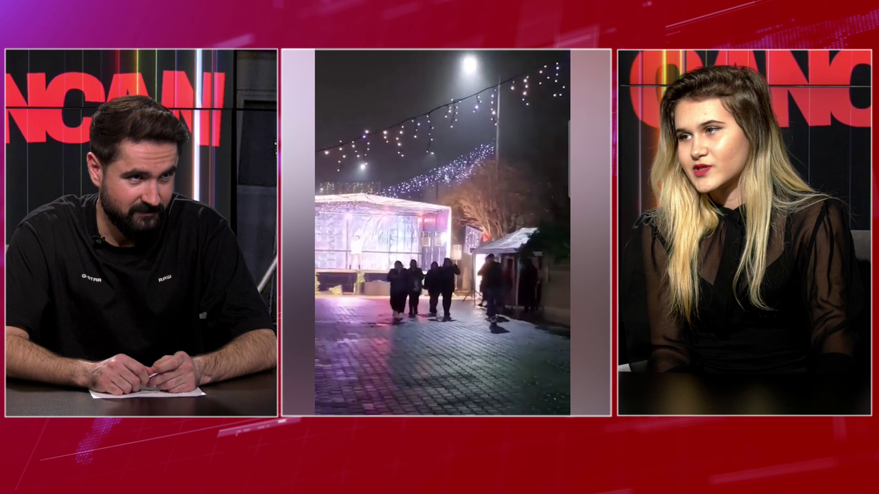 Kristine: "Am urcat pe scenă, iar la un moment dat, pe parcursul programului meu, a început să plouă. Unii oameni au plecat, unii s-au adăpostit, pe filmare în stânga mea, erau niște oameni sub un cort, erau niște băieți cu care vorbeam să ridice mâinile, să aplaude cu mine!" (Foto: captură video)