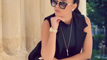 CARMEN MINUNE a apărut aşa, după ce a negat că şi-a pus silicoane!