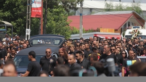 Moment de panica la groapa, la inmormantarea lui Nae Nicolae. Afla ce s-a intamplat!