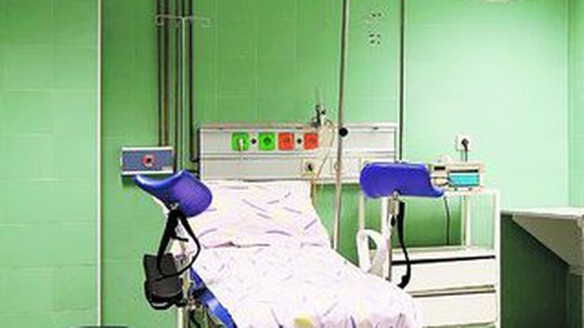 O femeie a nascut doi gemeni in localitati diferite