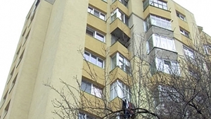 O tanara din Hunedoara s-a sinucis chiar sub privirile ingrozite ale tatalui ei! Motivul este de-a dreptul halucinant