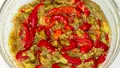 Salată de vinete cu ardei copți şi usturoi. O rețetă simplă cu ulei puțin, preparată de călugărițele de la mânăstirea Sucevița