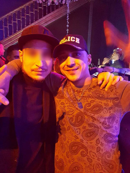 Babi Minune, alături de vărul lui