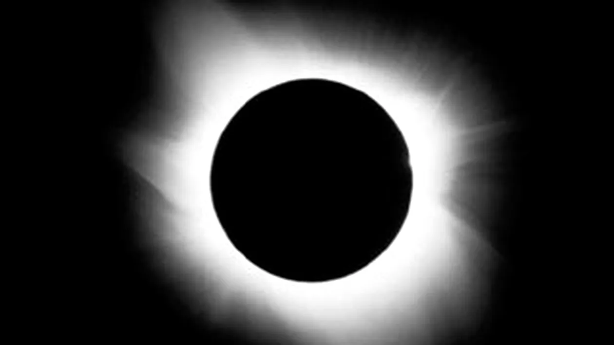 2011 vine cu eclipsa de soare vizibila in Romania si furtuni solare!