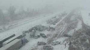 Accident devastator! 131 de mașini s-au făcut praf, o persoană a murit, 71, rănite! VIDEO