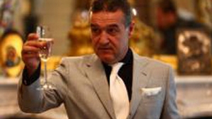 Stelistii nu se mai opresc din chefuit! Becali i-a chemat la palat sa-i cinsteasca dupa calificarea in "primavara europeana"!