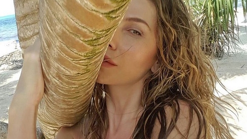 Anna Lesko s-a ţinut de promisiune şi a făcut anunţul! Cântăreaţa şi tatăl băieţelului ei sunt extrem de fericiţi