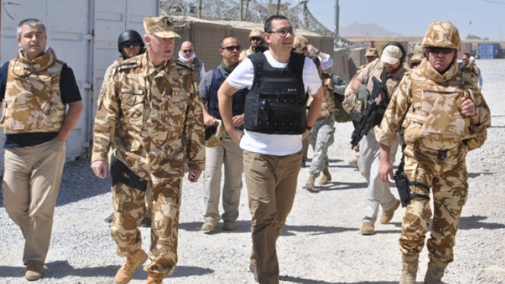 Baza din Kandahar, ATACATA CU RACHETE! Ponta si ceilalti OFICIALI, adapostiti in BUNCAR