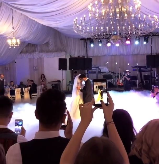 Younes și Raluca, dansul mirilor, pe o melodie arăbească