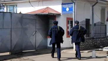 Doi detinuti de la Penitenciarul Focsani au evadat de la un punct de lucru. Politia se afla pe urmele lor