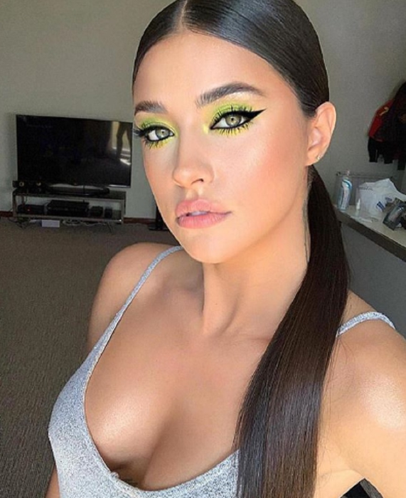 Cele mai sexy fotografii cu Antonia