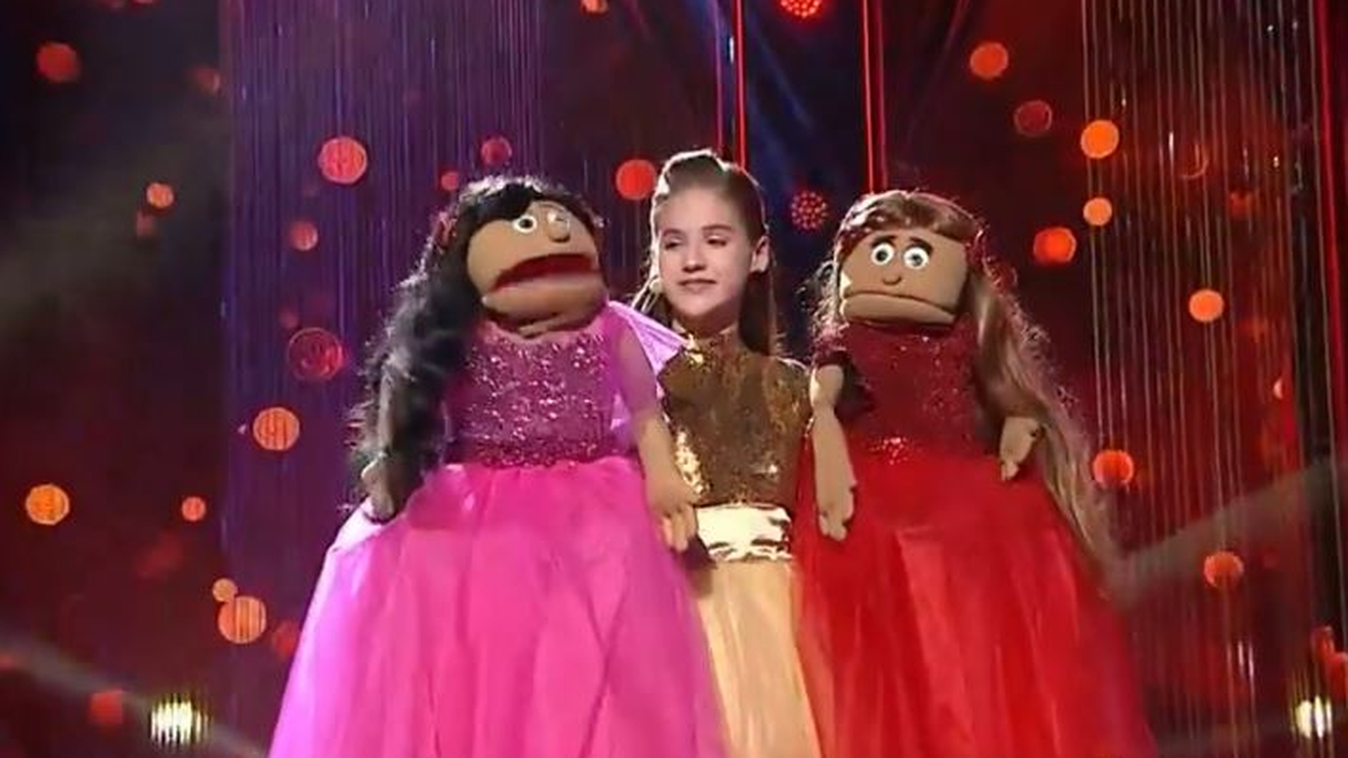 Românii au Talent, finala. Fetița care l-a ridicat de pe scaun pe Călinescu: ”Ești sănătoasă la cap?!”