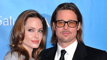 Jocuri erotice intre vedete - Angelina Jolie il pune pe Brad Pitt sa poarte chilotii lui Beckham