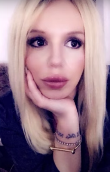 Cum arată bărbatul care a făcut 100 de operații estetice ca să arate ca Britney Spears. A cheltuit o avere