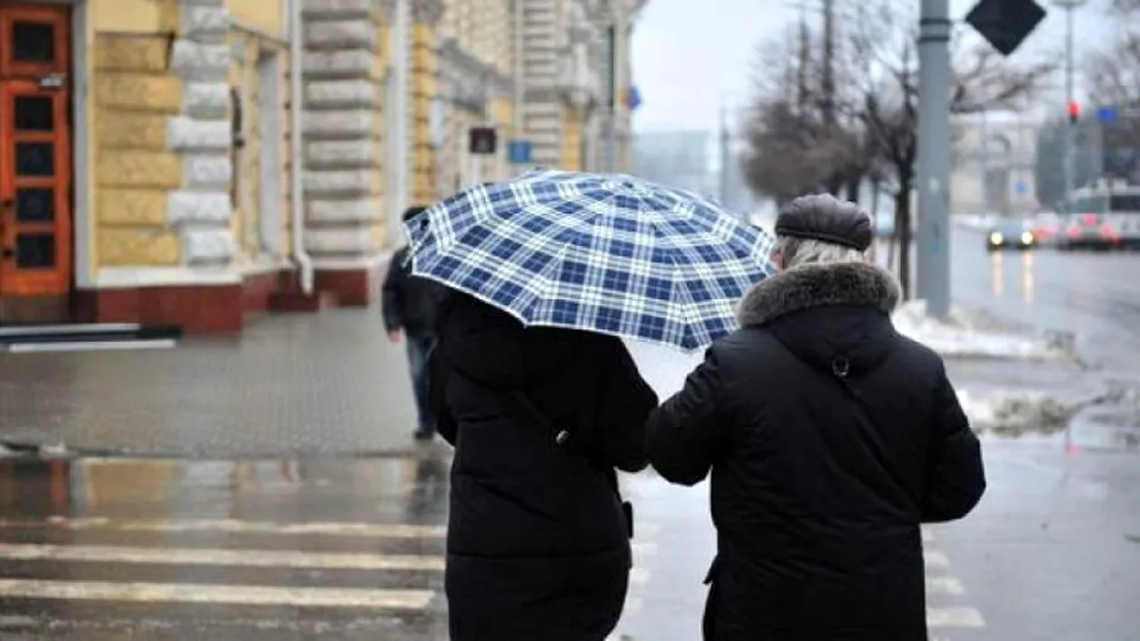 ANM, avertizări meteo cu efect imediat! Mai multe județe din România, sub cod portocaliu de precipitații și vreme severă