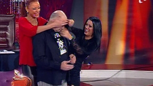 VIDEO Bianca si Daniela l-au speriat pe Stoian cu o lipitoare! Afla de unde are Cruduta aceasta "jucarie"!