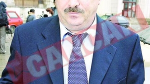 Cine il sustine pe chiulangiul Parlamentului?