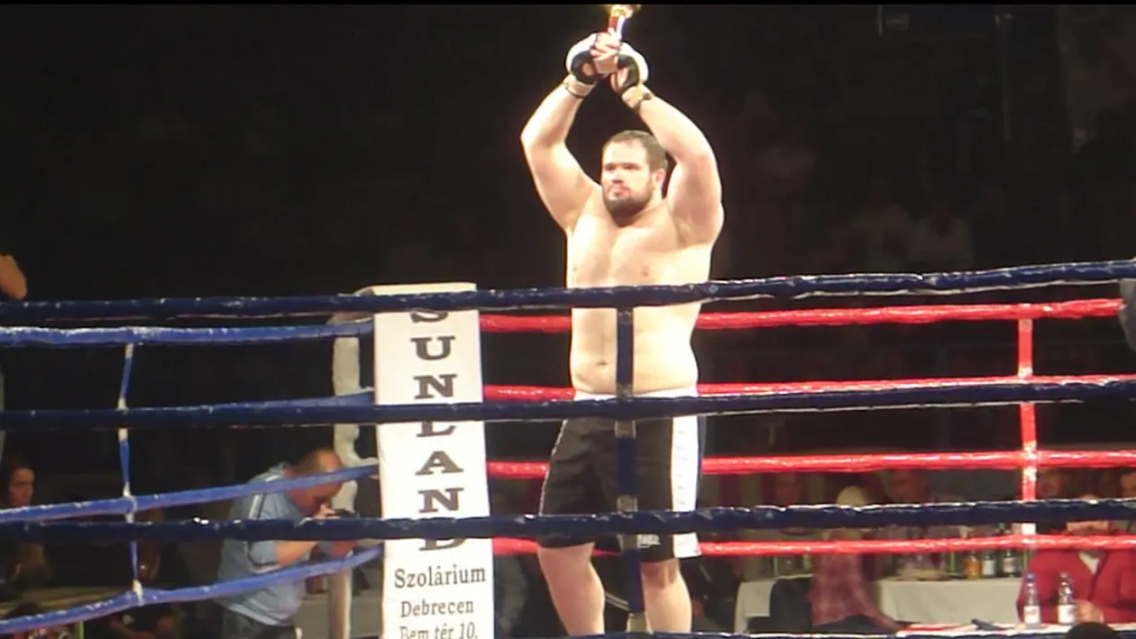 “Ursu Carpatin”, reţinut înainte de Local Kombat! Cumătrul lui Cătălin Moroşanu este acuzat că a falsificat 700 de carduri!