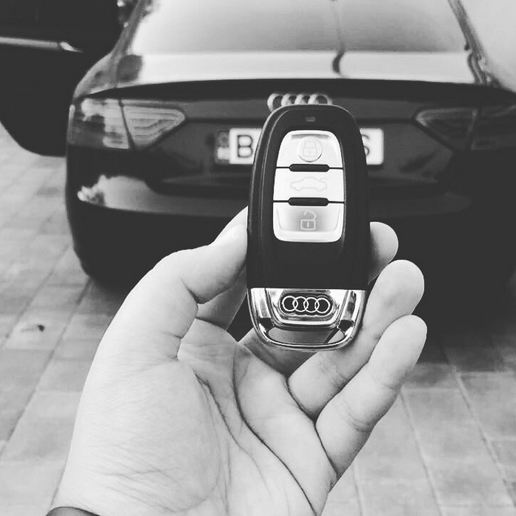 Are toate şansele să-l detroneze pe celebrul Victoraş Micula! La doar 16 ani, îşi face loc tare pentru a fi ”Împăratul fiţelor de pe Insta”: pilotează privat-jeturi, conduce super-maşini şi… Sepy Reza e fiul unui afacerist iranian, pe care SRI-ul l-a interceptat într-un dosar de spălare de bani