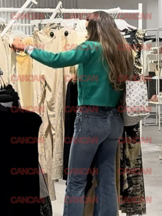 După ce a ”orbit” litoralul cu Rolls-ul de 700.000 €, Bianca Drăgușanu nu se mai poate opri! Și-a făcut fenta și-n mall 