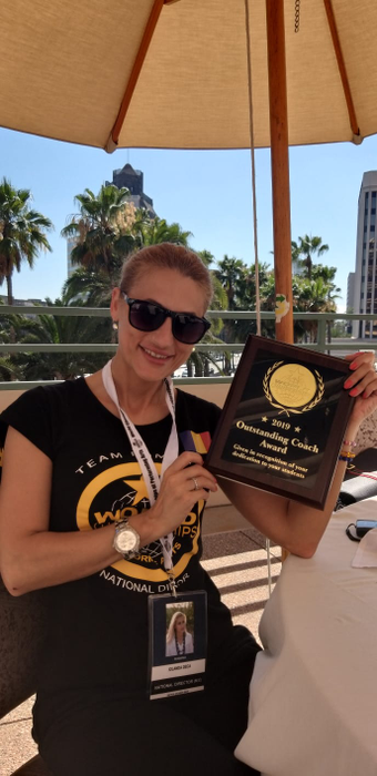Raisandra, victorioasă la un prestigios concurs de la Hollywood: a luat Placheta de Campion Mondial pe muzică și 8 medalii