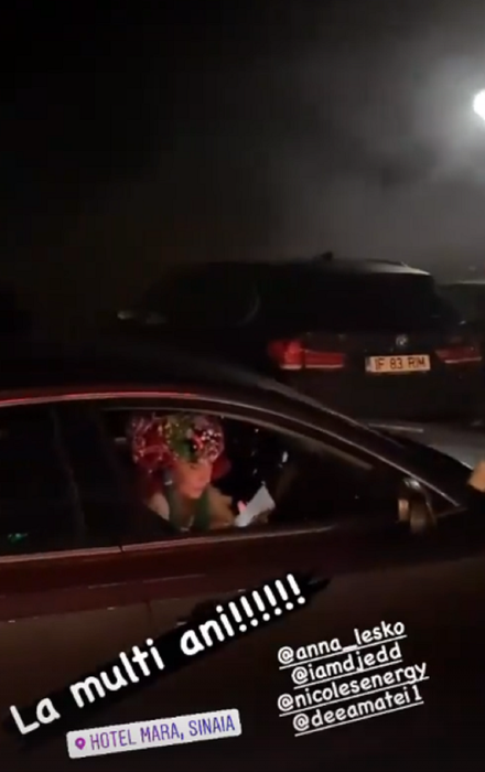 Au apus vremurile bune! Anna Lesko a petrecut Revelionul în mașină, în fața unui hotel din Sinaia