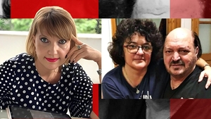 "Jihadul" continuă între Marina Almășan și Brândușa Simion, văduva lui Victor Socaciu. Cea de-a treia soție a regretatului artist își "pulverizează" rivala. "Văduva neagră” va ajunge să se înece cu propriul venin!"