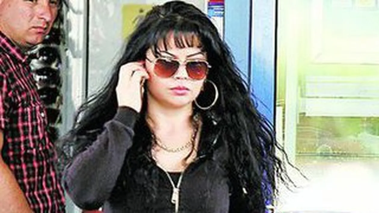 Ionela lui Vijelie, acuzata ca-si baga coada intre oameni indragostiti