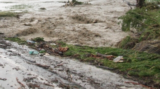 O femeie din Neamt a facut infarct cand a aflat ca va fi evacuata din cauza inundatiilor!
