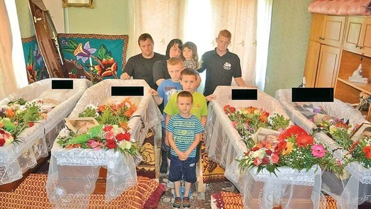 În vară i-au murit 4 copii! Ce face acum cu lucrurile lor mama fraţilor din Viişoara. Sfâşietor cum îşi alină durerea
