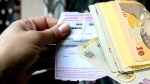 Pensionarii din România care vor primi 600 de lei de Paște și Crăciun, dar și 100 de lei lunar pentru facturi