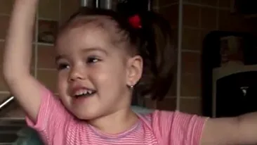 VIDEO COLOSAL! Fetita asta mai dulce ca mierea e mai desteapta ca jumatate din absolventii de liceu - O sa o adori in timp ce recita 98 de strofe de EMINESCU! N-ai cum sa nu o dai pe Facebook