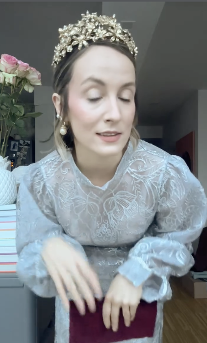 Vedeta din România care s-a pus pe plâns după ce a ratat balul anului: „Am dat telefoane și am făcut tot ce s-a putut”