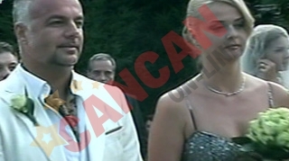 Iuliana Marciuc si Adrian Enache au avut sampanii personalizate la logodna! Vezi imagini exclusive